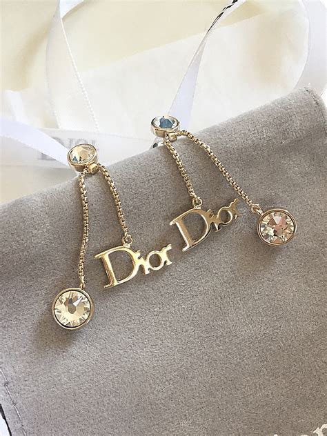 dior logo earring